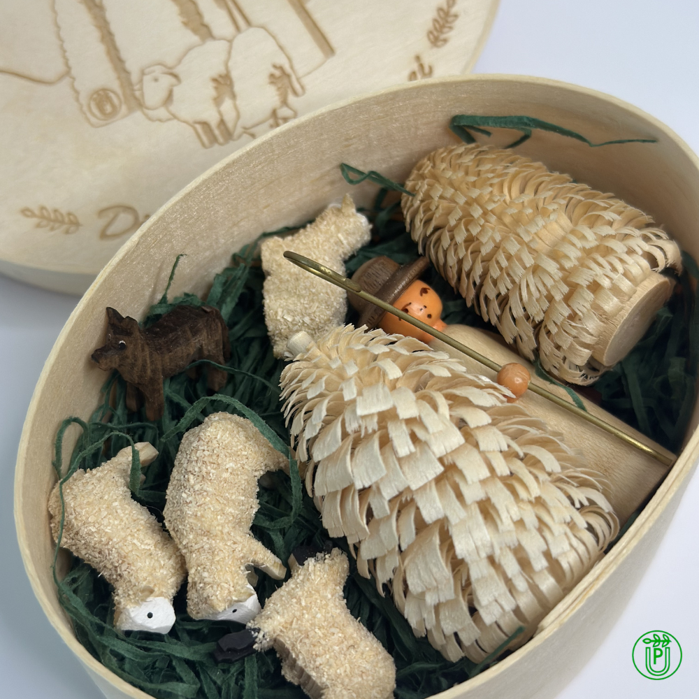 Sheepfold 8-piece set in a woodchip box
