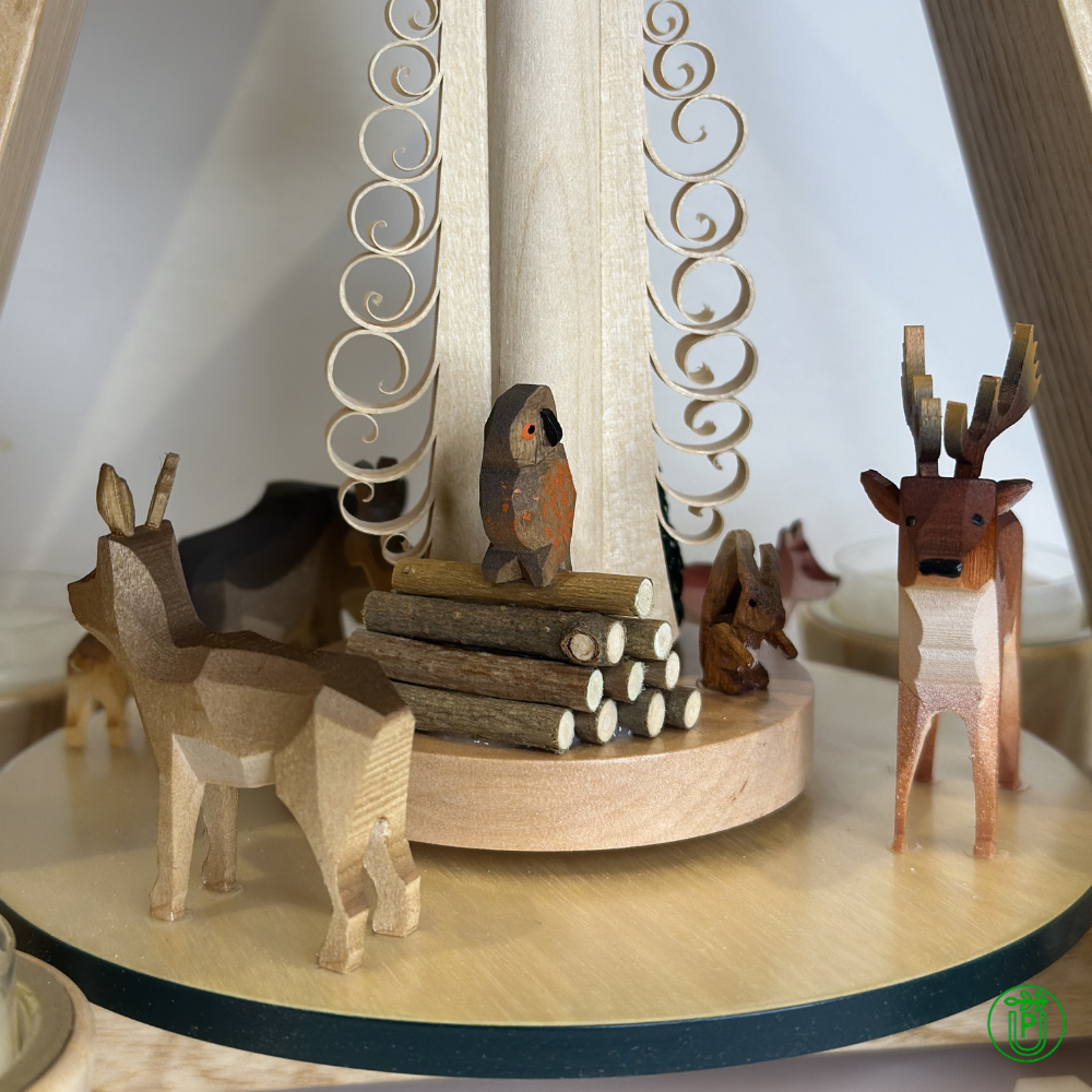 Pyramid with Forest Animals for Tealight | Table Pyramid